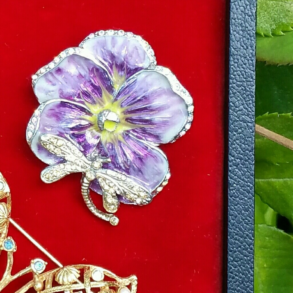 #11 Vintage Enamel Pansy & Dragonfly